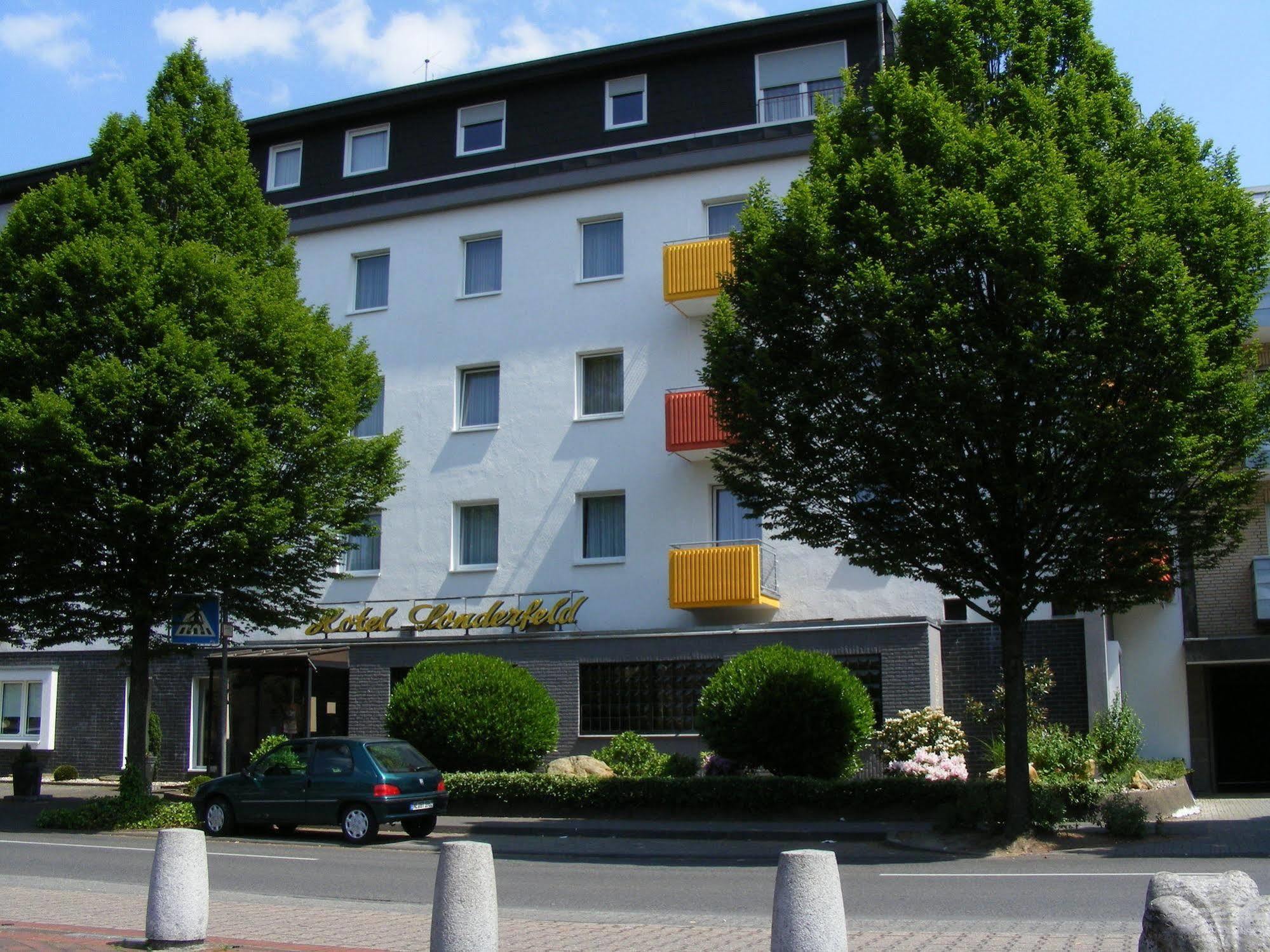 Hotel Sonderfeld Grevenbroich Buitenkant foto